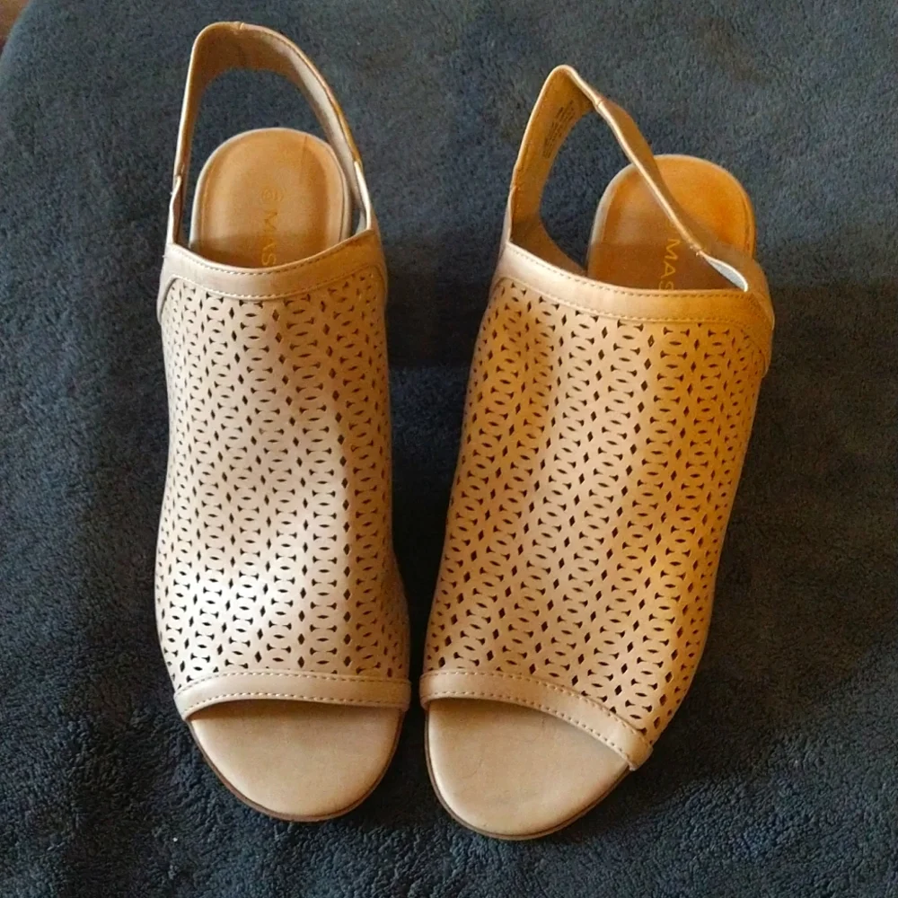 Massini nude wedge - Picture 1 of 3